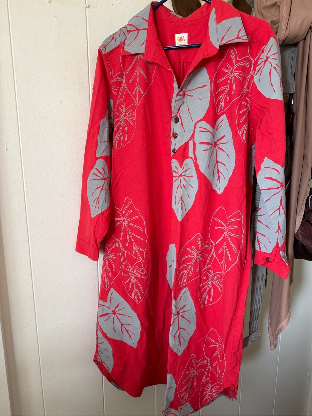 MAKE OFFERS Kalo ahukai loloa Print Button-Front Shirt Dress